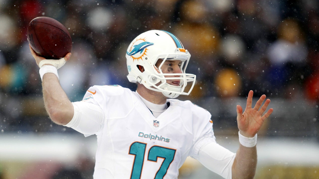 Ryan Tannehill showing grit as Dolphins make playoff push
